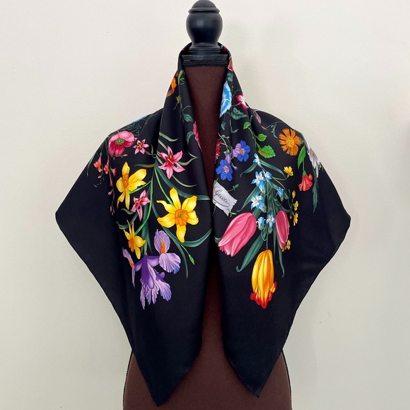 New Gucci Scarf Floral 1 Print Iconic Multicolor Black Silk Wrap - Picture 4 of 13
